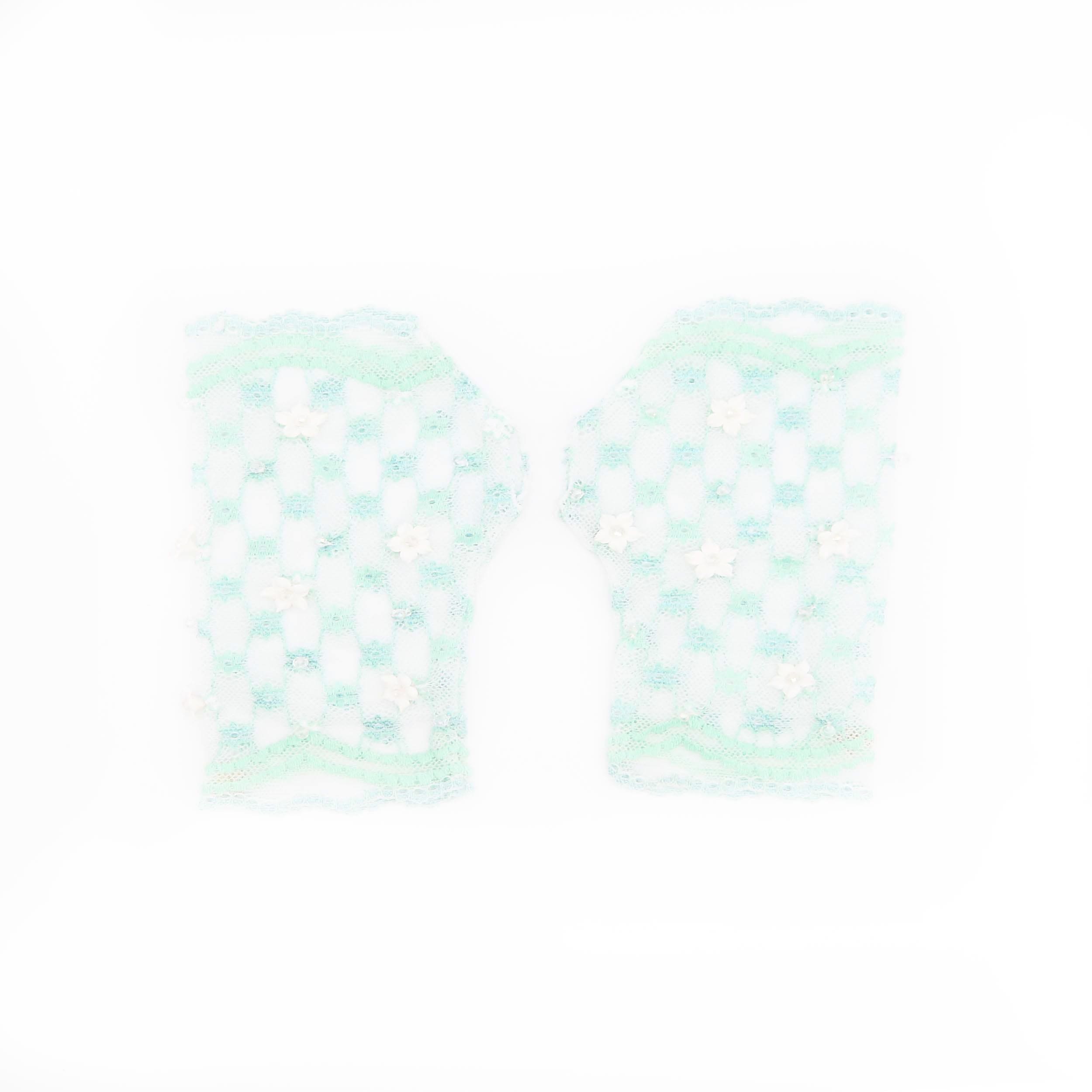 Pastel Floral lace gloves