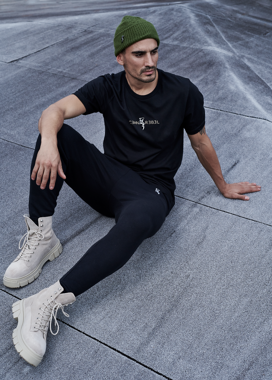 Ocean Rebel Embroidered Jogger - Black
